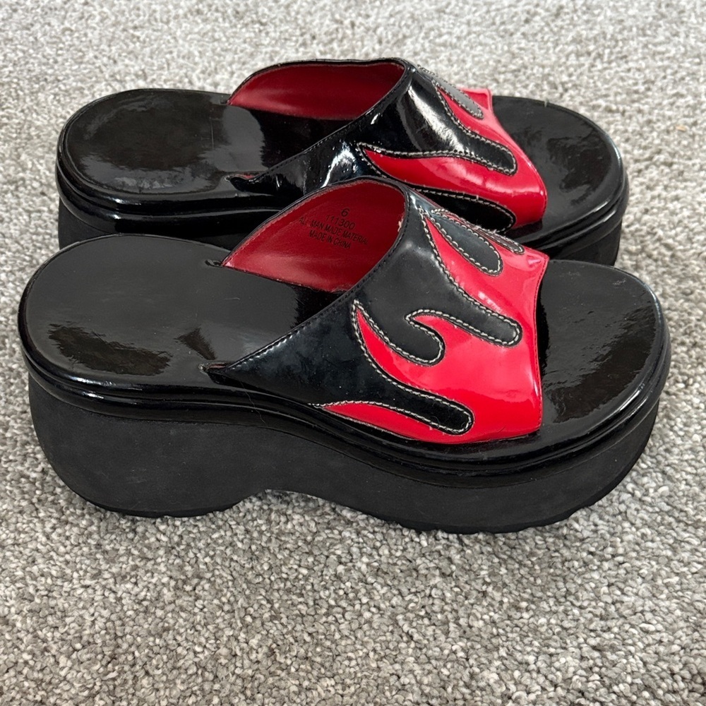 Y2K Vintage Volatile Women's Red Flame Slip On Platform Sandals US 6 pumps